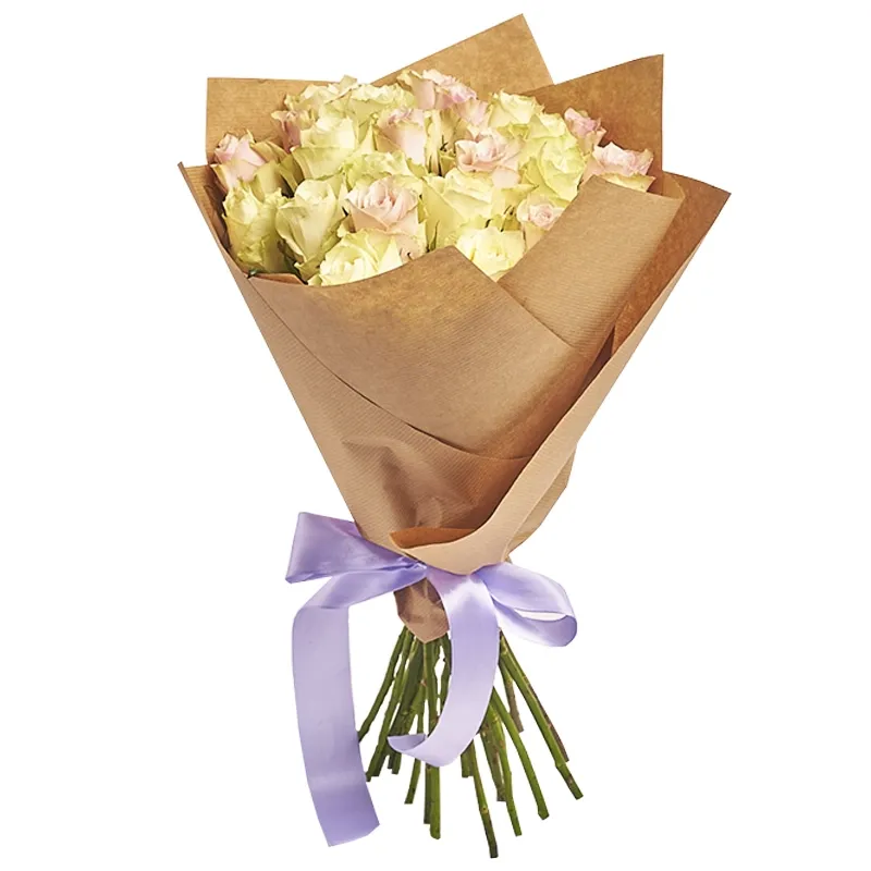 Композиция из 21 кремовой розы премиум в крафт (70 см)